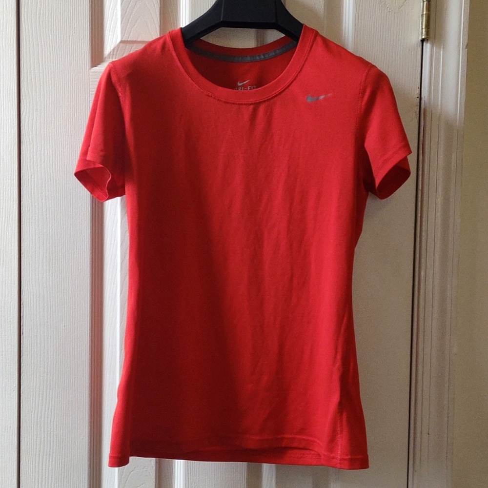 Women's Nike red dri-fit t-shirt